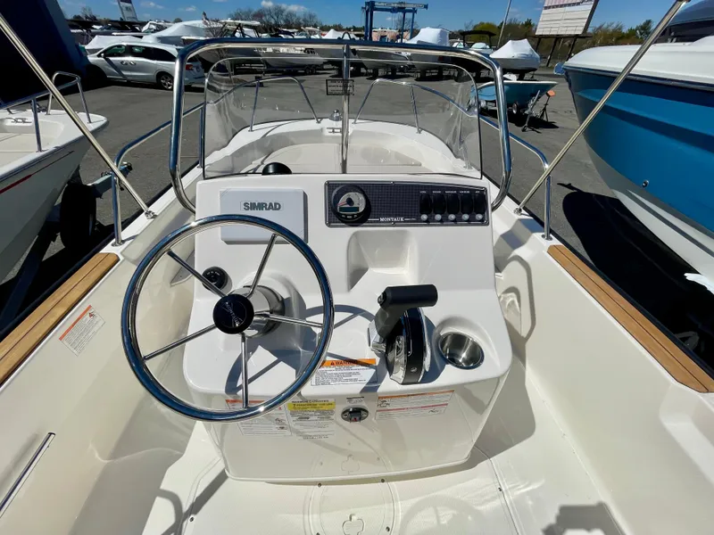 Slide: The Image of Boston Whaler 170 Montauk 2026 - 7