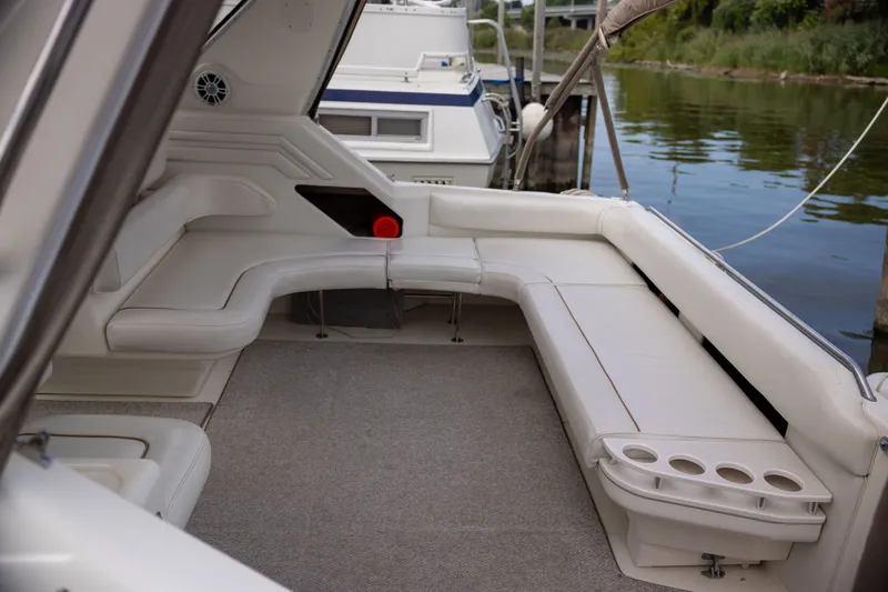 Slide: The Image of Sea Ray 400 Express Cruiser 1997 - 19
