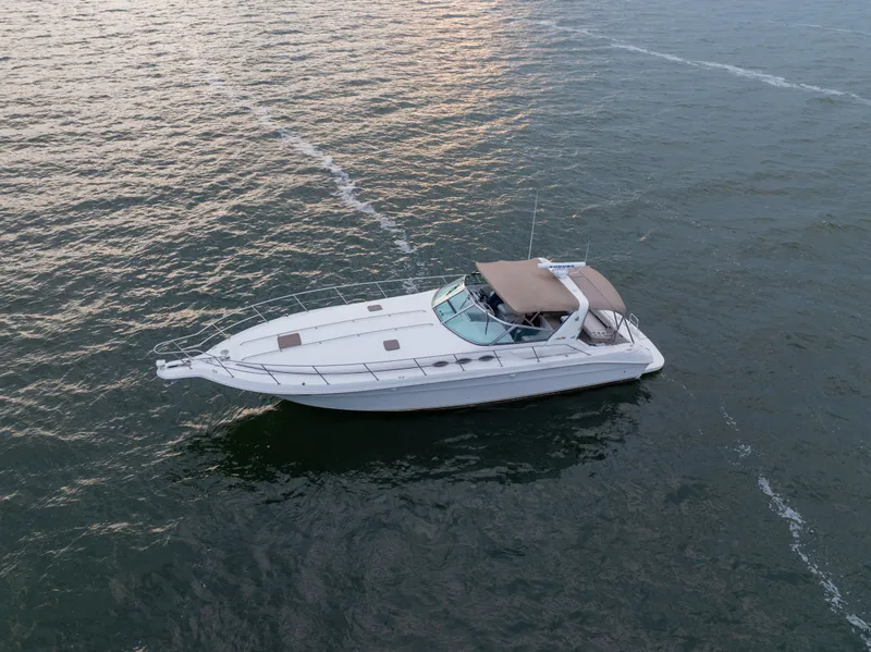 Slide: The Image of Sea Ray 400 Express Cruiser 1997 - 5