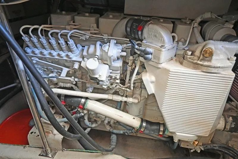 Slide: The Image of Engine room of 2000 Maxum 4600 SCB, showcasing intricate machinery. - 44