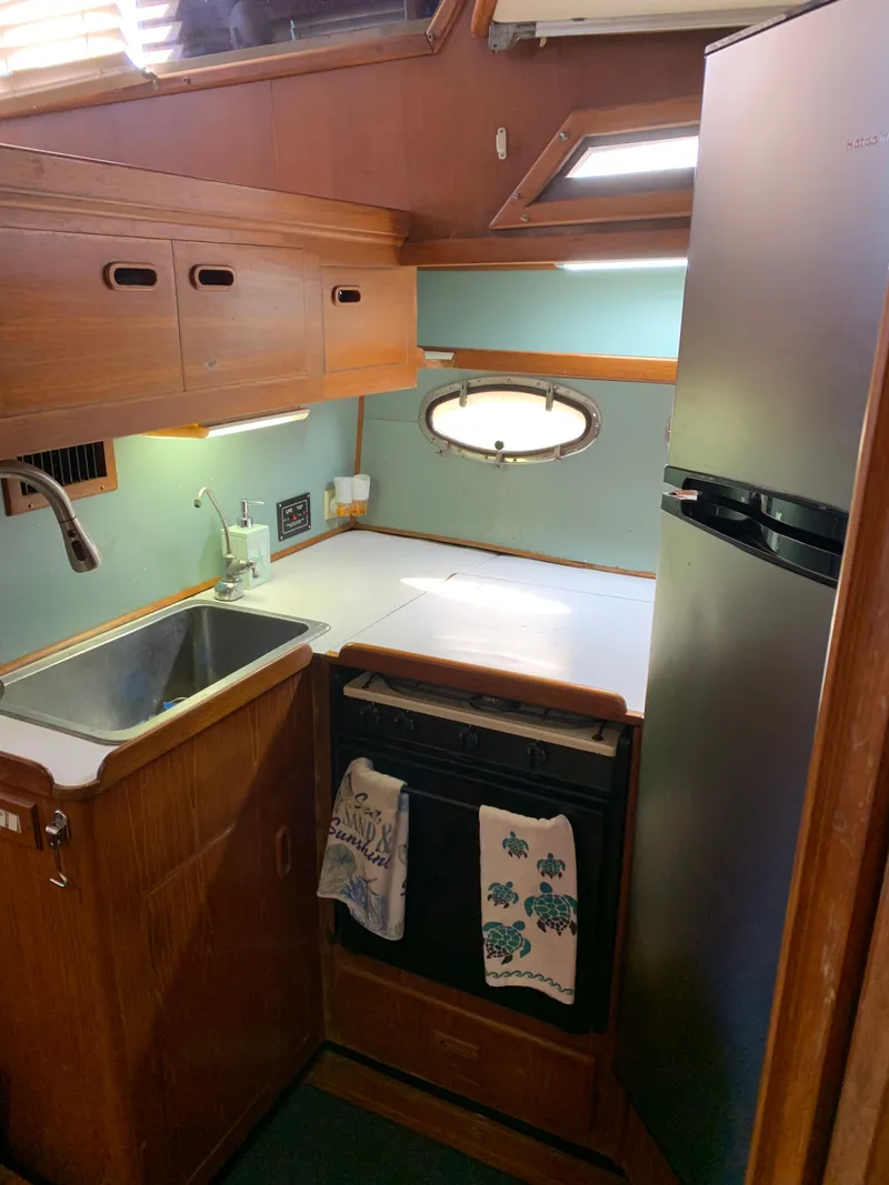 Slide: The Image of President President Sundeck 1987 - 28