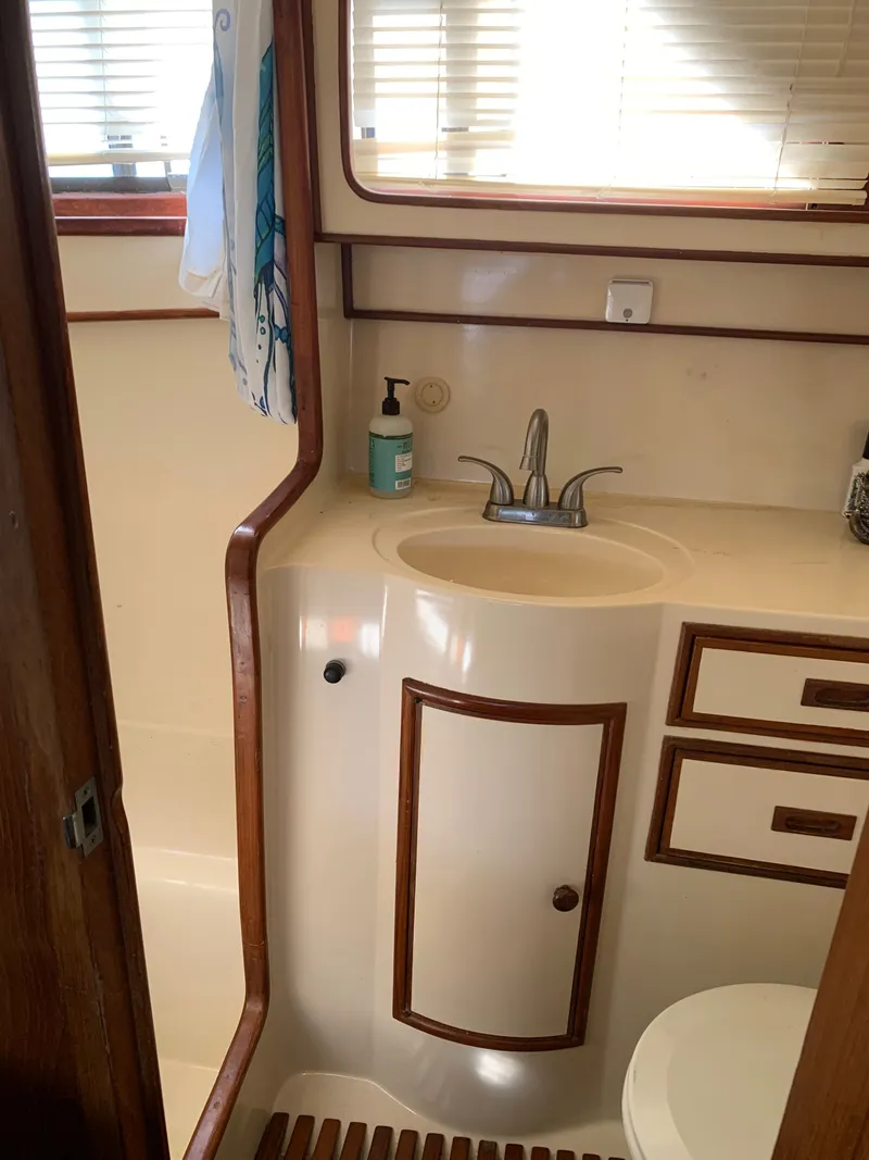 Slide: The Image of President President Sundeck 1987 - 33