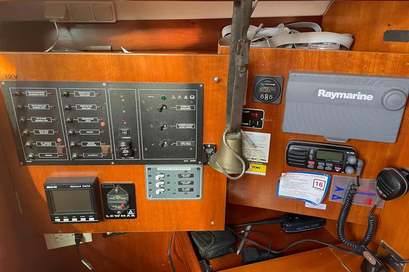 Slide: The Image of Marine transceiver Icom IC-M710 on 2001 Beneteau Oceanis 361 yacht. - 24
