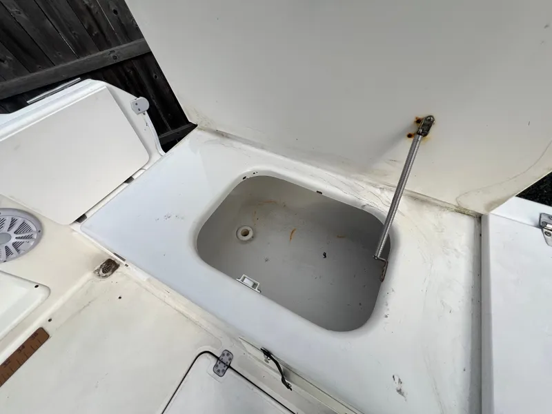 Slide: The Image of Sport-Craft 241 Walkaround 2001 - 12