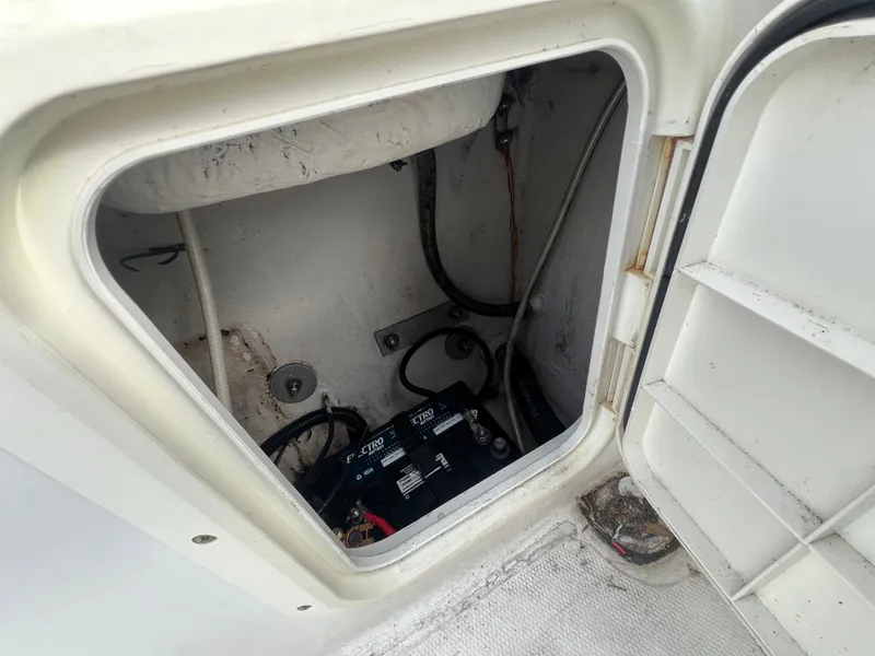 Slide: The Image of Sport-Craft 241 Walkaround 2001 - 14