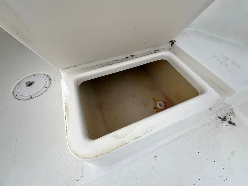 Slide: The Image of Sport-Craft 241 Walkaround 2001 - 20