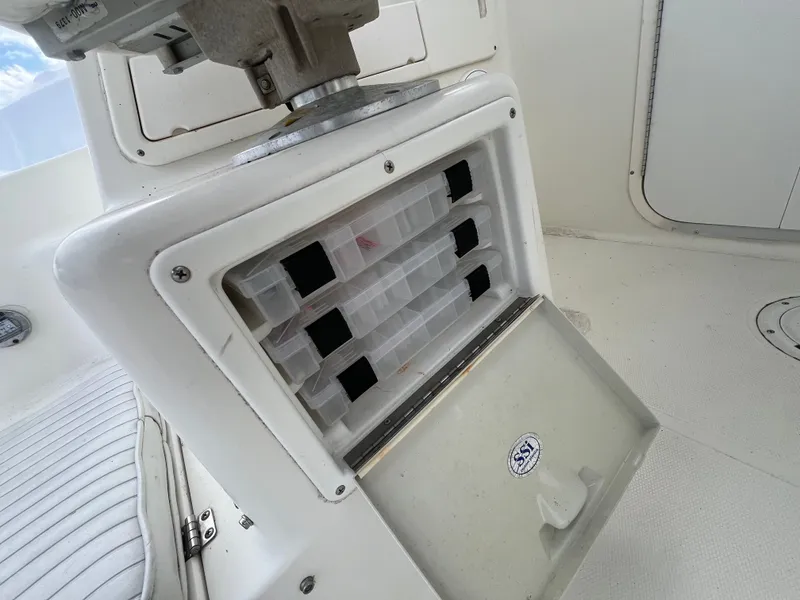 Slide: The Image of Sport-Craft 241 Walkaround 2001 - 29