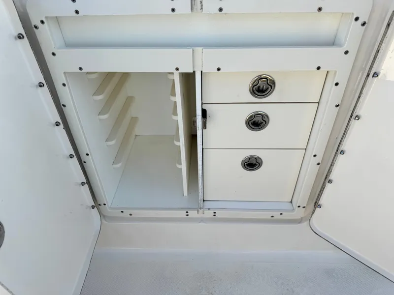 Slide: The Image of Pursuit OS 375 Offshore 2011 - 18