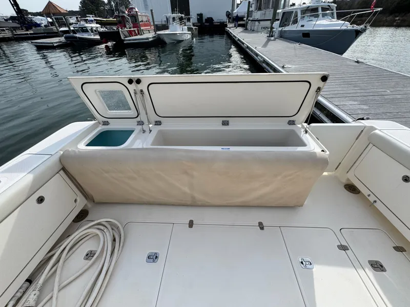 Slide: The Image of Pursuit OS 375 Offshore 2011 - 20