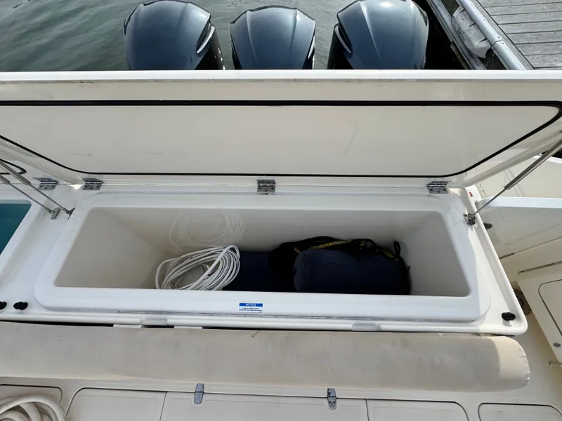 Slide: The Image of Pursuit OS 375 Offshore 2011 - 21