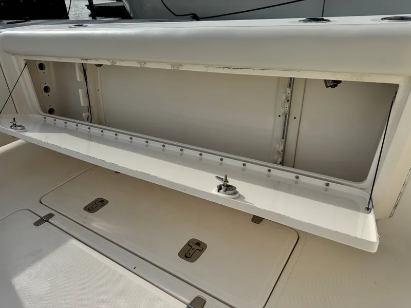 Slide: The Image of Pursuit OS 375 Offshore 2011 - 26