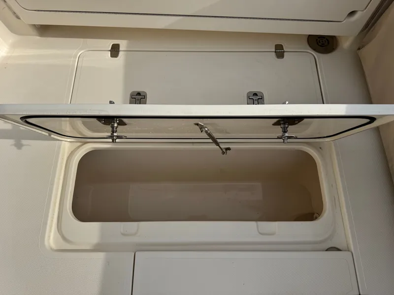 Slide: The Image of Pursuit OS 375 Offshore 2011 - 27