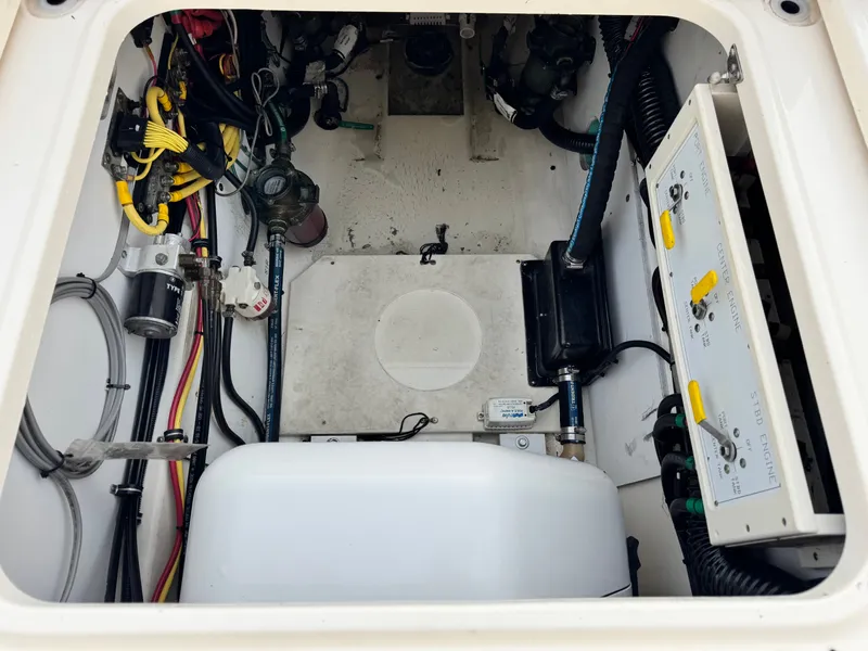 Slide: The Image of Pursuit OS 375 Offshore 2011 - 29