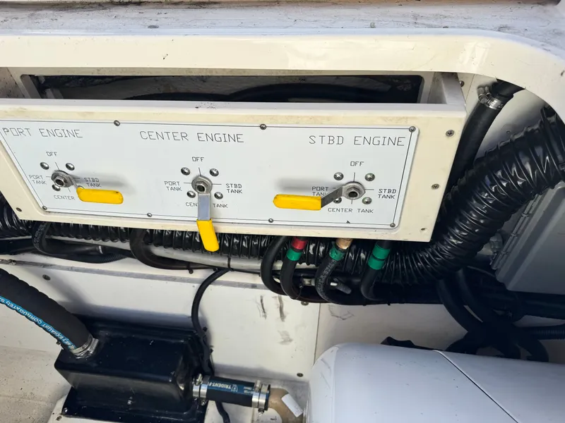 Slide: The Image of Pursuit OS 375 Offshore 2011 - 31