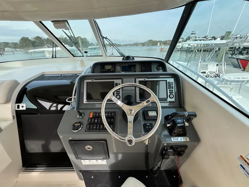 Slide: The Image of Pursuit OS 375 Offshore 2011 - 35