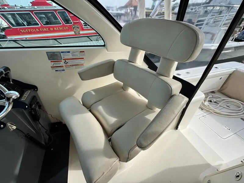 Slide: The Image of Pursuit OS 375 Offshore 2011 - 41