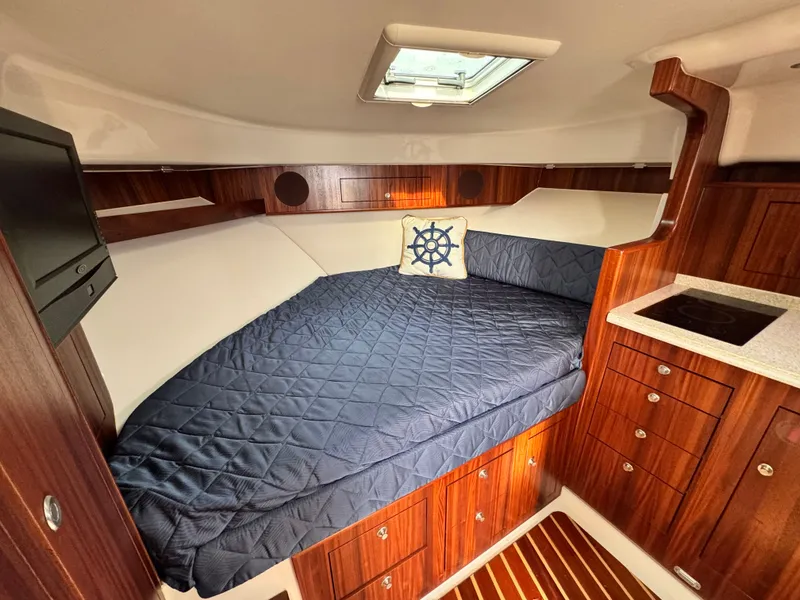 Slide: The Image of Pursuit OS 375 Offshore 2011 - 55