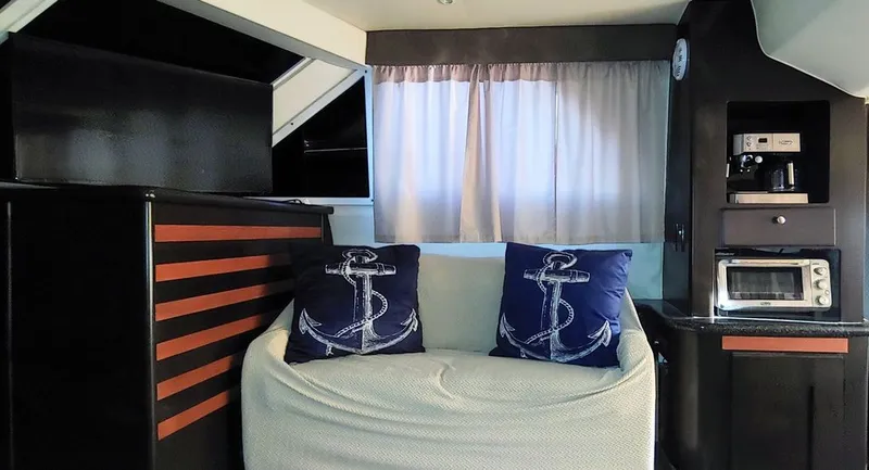 Slide: The Image of Carver 370 Voyager 1999 - 14