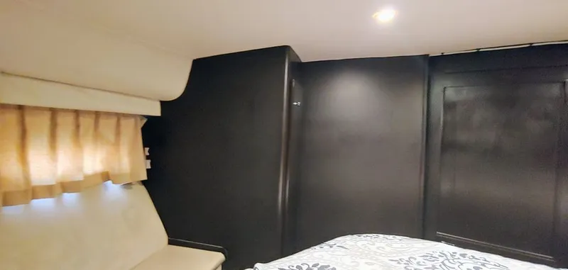 Slide: The Image of Carver 370 Voyager 1999 - 20