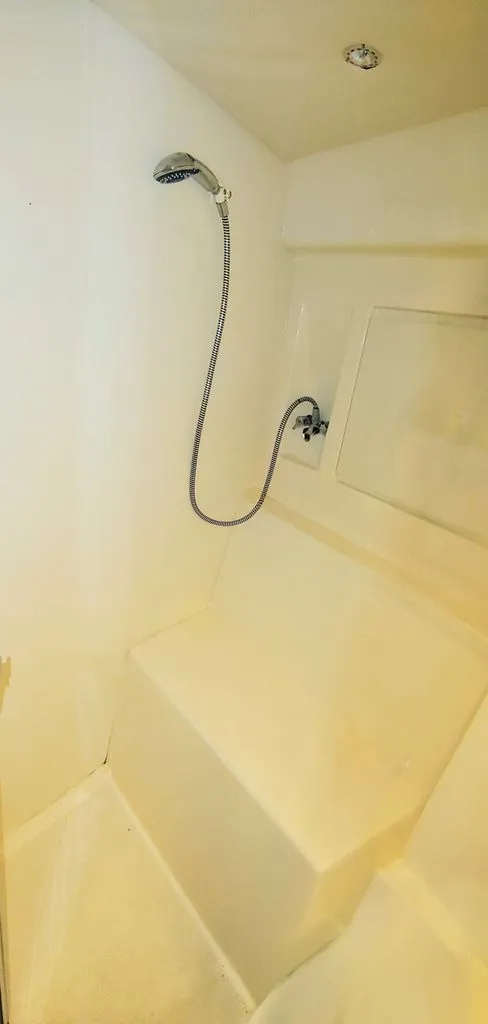 Slide: The Image of Carver 370 Voyager 1999 - 22