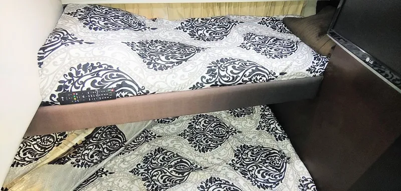 Slide: The Image of Carver Yachts 370 Voyager 1999 - 17