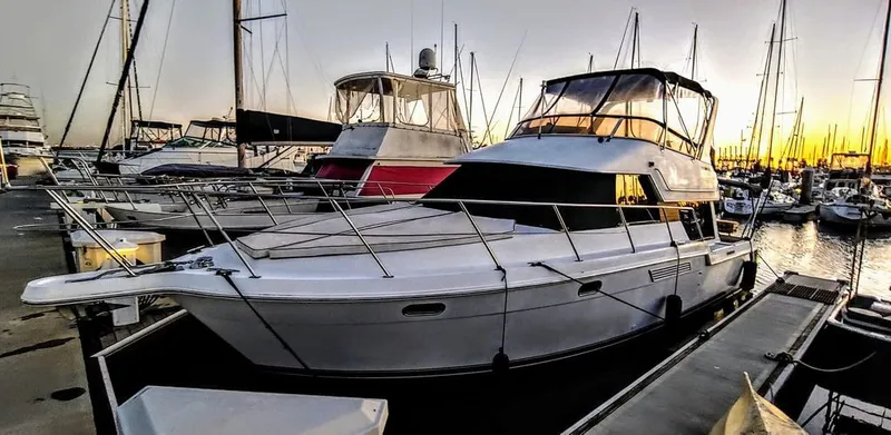 Slide: The Image of Carver Yachts 370 Voyager 1999 - 27