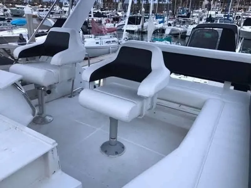 Slide: The Image of Carver Yachts 370 Voyager 1999 - 6