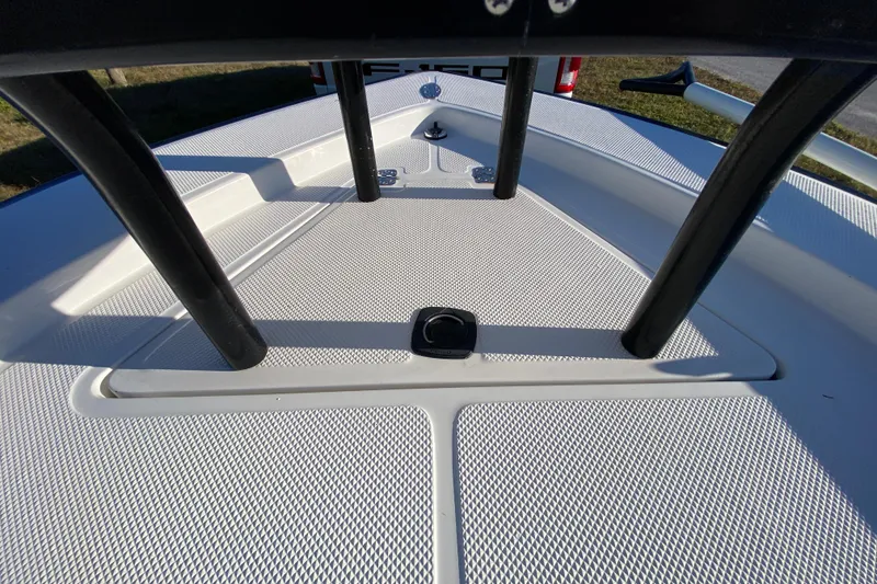 Slide: The Image of Rubber mat in 1999 Silver King Signature 16 boat interior. - 25