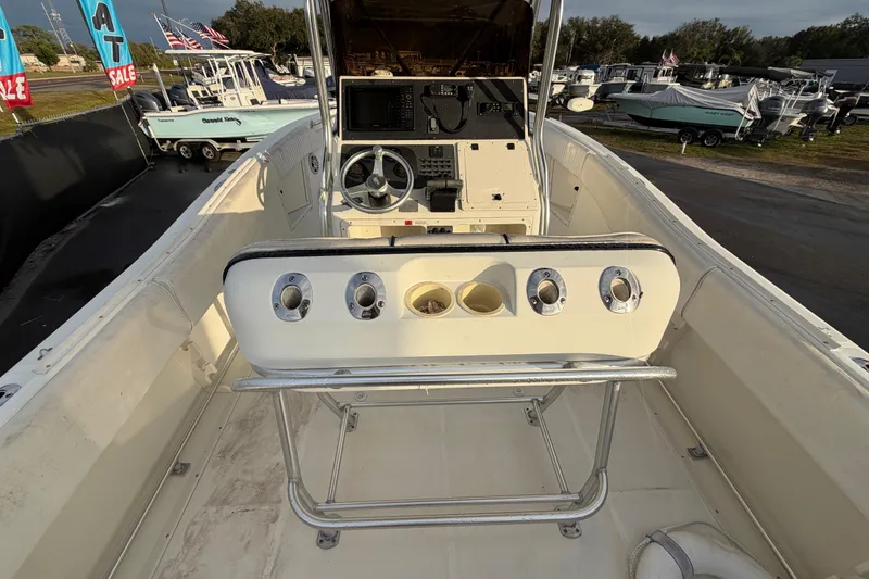 Slide: The Image of 2003 Hydra-Sports Vector 2600 CC boat with dual engines, viewed from the rear deck. - 14