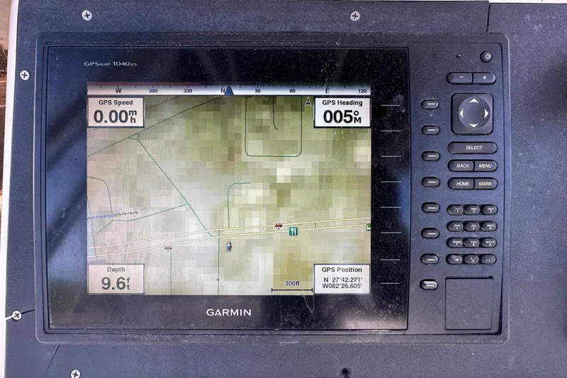 Slide: The Image of Fusion MS-RA70NSX stereo system on 2003 Hydra-Sports Vector 2600 CC boat dashboard. - 28