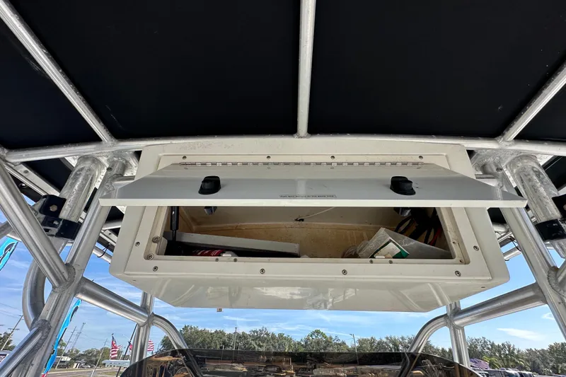 Slide: The Image of 2003 Hydra-Sports Vector 2600 CC battery switches and wiring setup. - 38