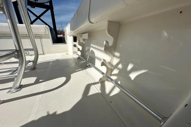 Slide: The Image of 2003 Hydra-Sports Vector 2600 CC boat interior with Yamaha 200 engines. - 73