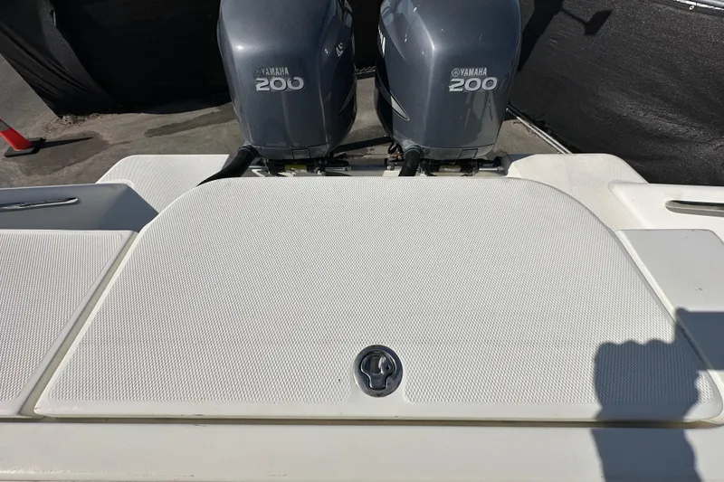 Slide: The Image of Open storage compartment on 2003 Hydra-Sports Vector 2600 CC boat. - 81