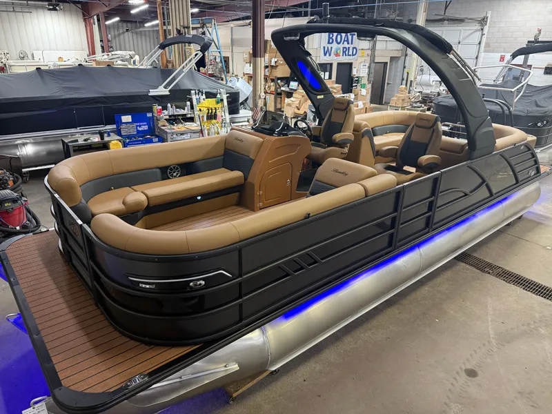 The Image of Bentley Pontoons Elite 300HP 253 Admiral Quad Lounge Tritoon 2026 - 1