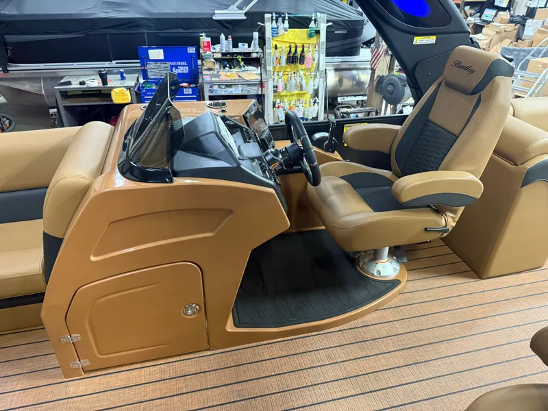 Slide: The Image of Bentley Pontoons Elite 300HP 253 Admiral Quad Lounge Tritoon 2026 - 12