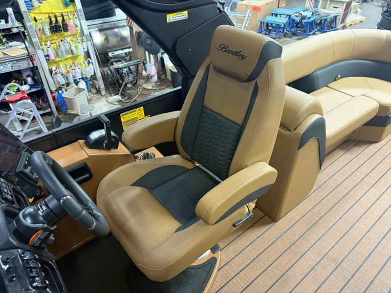 Slide: The Image of Bentley Pontoons Elite 300HP 253 Admiral Quad Lounge Tritoon 2026 - 13