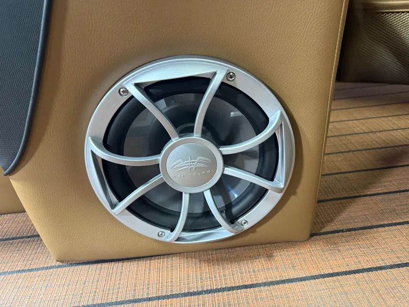 Slide: The Image of Bentley Pontoons Elite 300HP 253 Admiral Quad Lounge Tritoon 2026 - 26