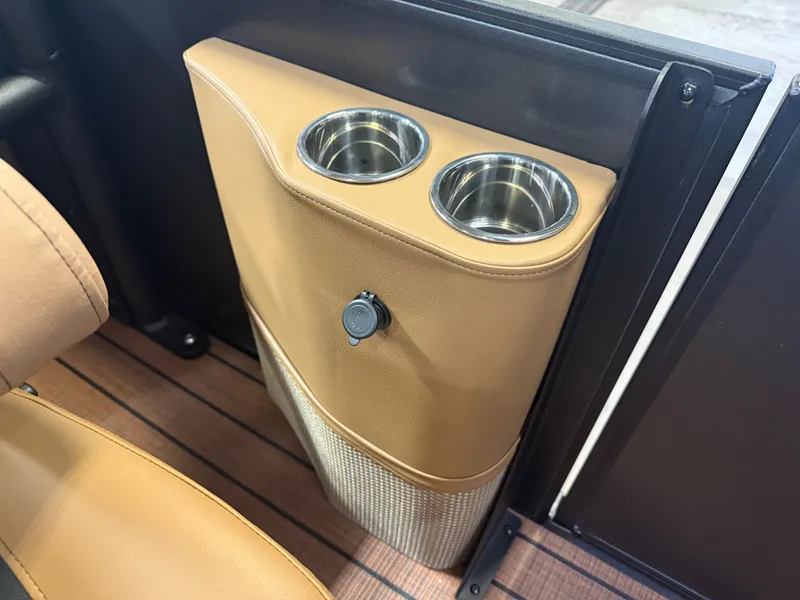 Slide: The Image of Bentley Pontoons Elite 300HP 253 Admiral Quad Lounge Tritoon 2026 - 29