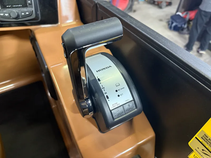 Slide: The Image of Bentley Pontoons Elite 300HP 253 Admiral Quad Lounge Tritoon 2026 - 40