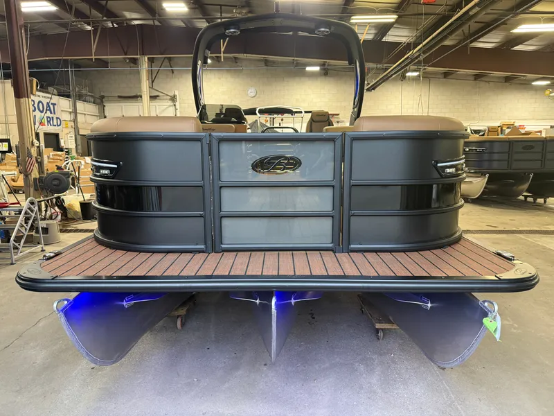 Slide: The Image of Bentley Pontoons Elite 300HP 253 Admiral Quad Lounge Tritoon 2026 - 47