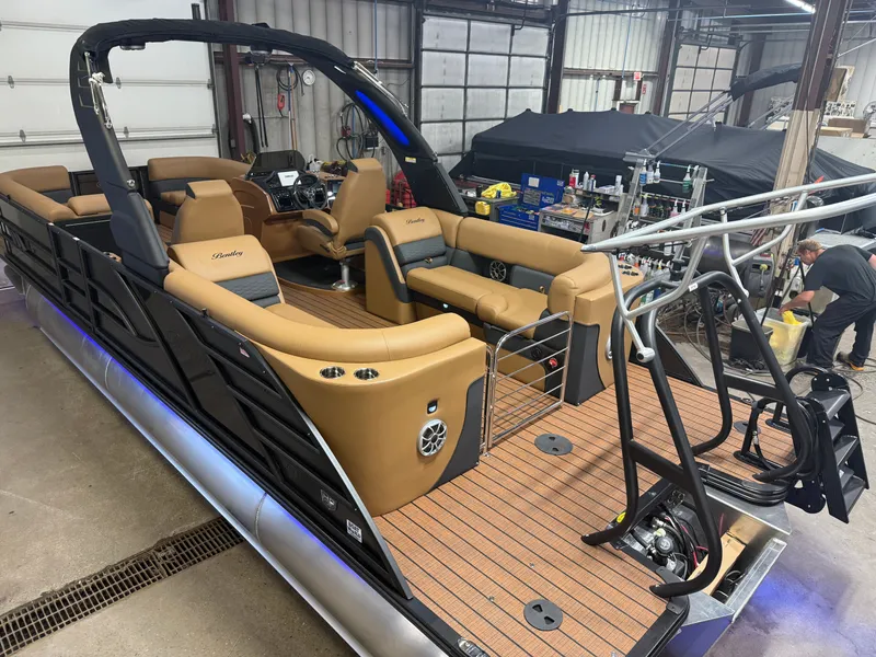 Slide: The Image of Bentley Pontoons Elite 300HP 253 Admiral Quad Lounge Tritoon 2026 - 63