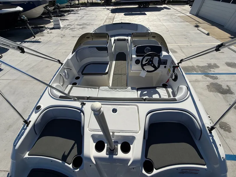 Slide: The Image of Bayliner M17 w/ 90HP Mercury 2026 - 4