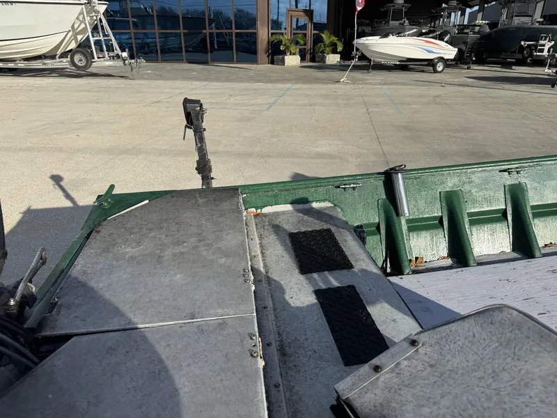 Slide: The Image of Custom Aluminum 17 SC 1998 - 12