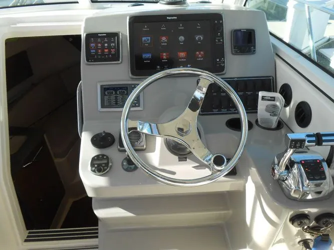 Slide: The Image of 2013 Boston Whaler Conquest 315 - Image 8 - 8