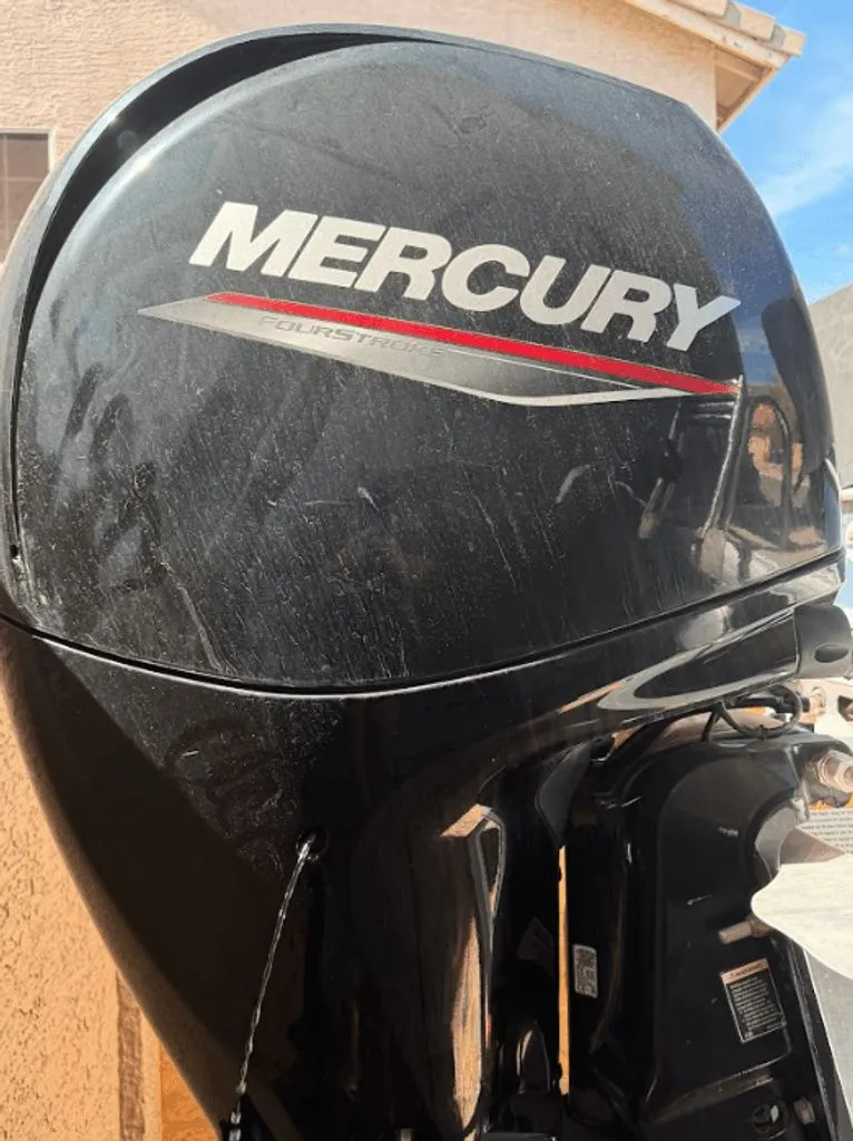 Slide: The Image of Tracker SportFish 22 DLX 2022 - 17