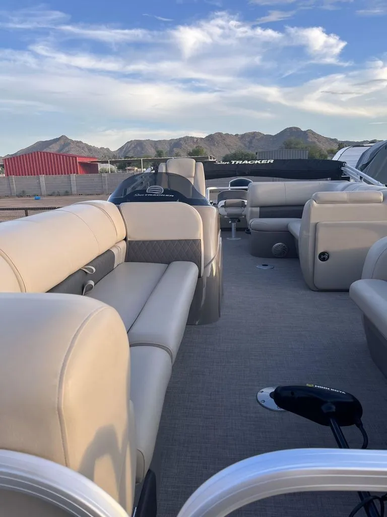 Slide: The Image of Tracker SportFish 22 DLX 2022 - 8