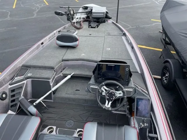 Slide: The Image of Skeeter FXR20 Limited 2025 - 5