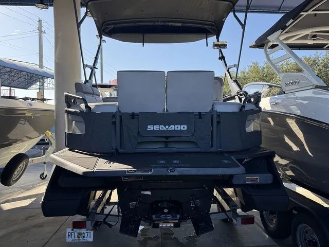 Slide: The Image of Sea-Doo Switch® Sport Compact - 170 hp Galvanized 2024 - 15