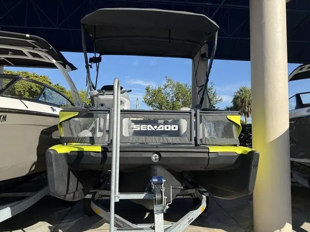 Slide: The Image of Sea-Doo Switch® Sport Compact - 170 hp Galvanized 2024 - 3