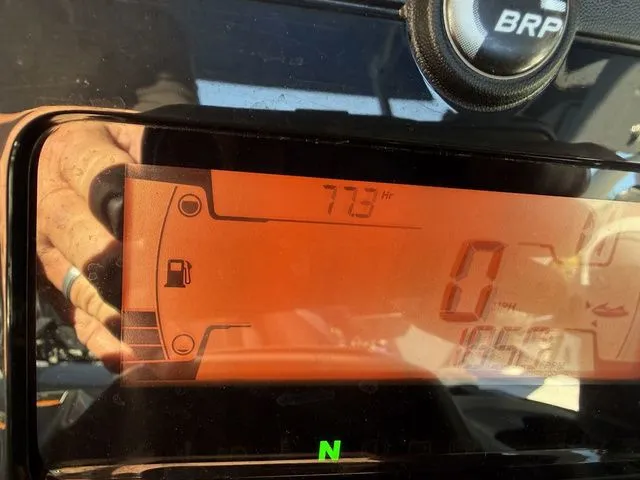 Slide: The Image of Sea-Doo Switch® Sport Compact - 170 hp Galvanized 2024 - 8